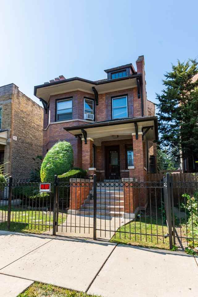 2624 N Albany Ave #G - Photo 2 of 17