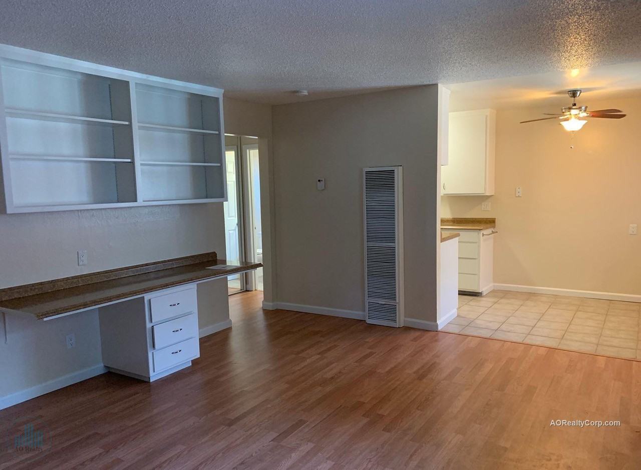 Pennsylvania Place - Photo 3 of 9