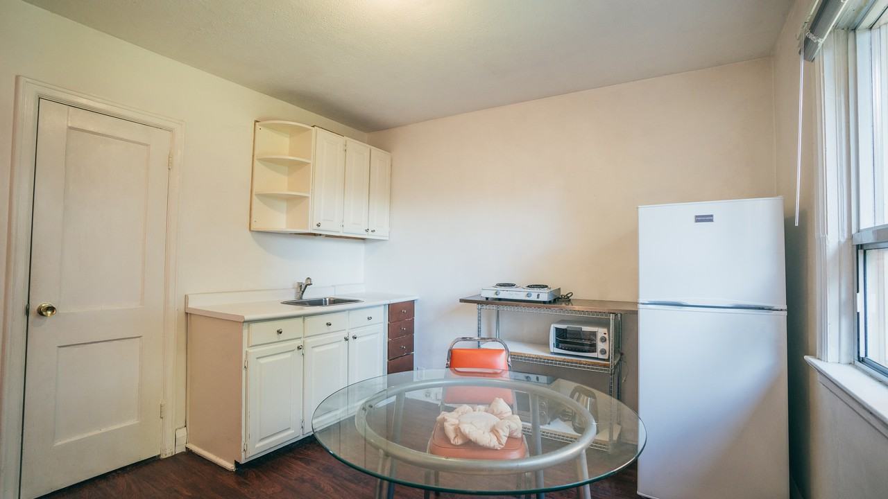 15 Cameron Avenue - Photo 3 of 9