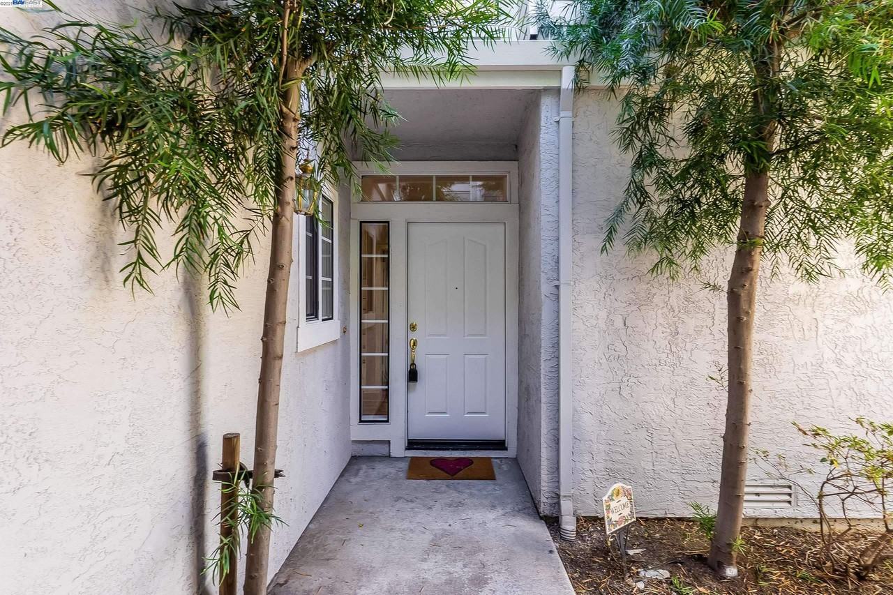 415 Gingerwood Ln - Photo 3 of 38