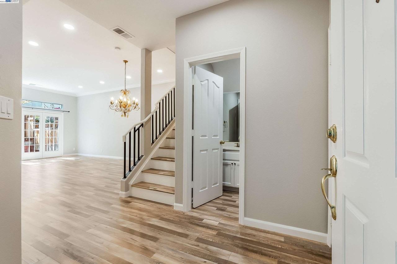 415 Gingerwood Ln - Photo 4 of 38