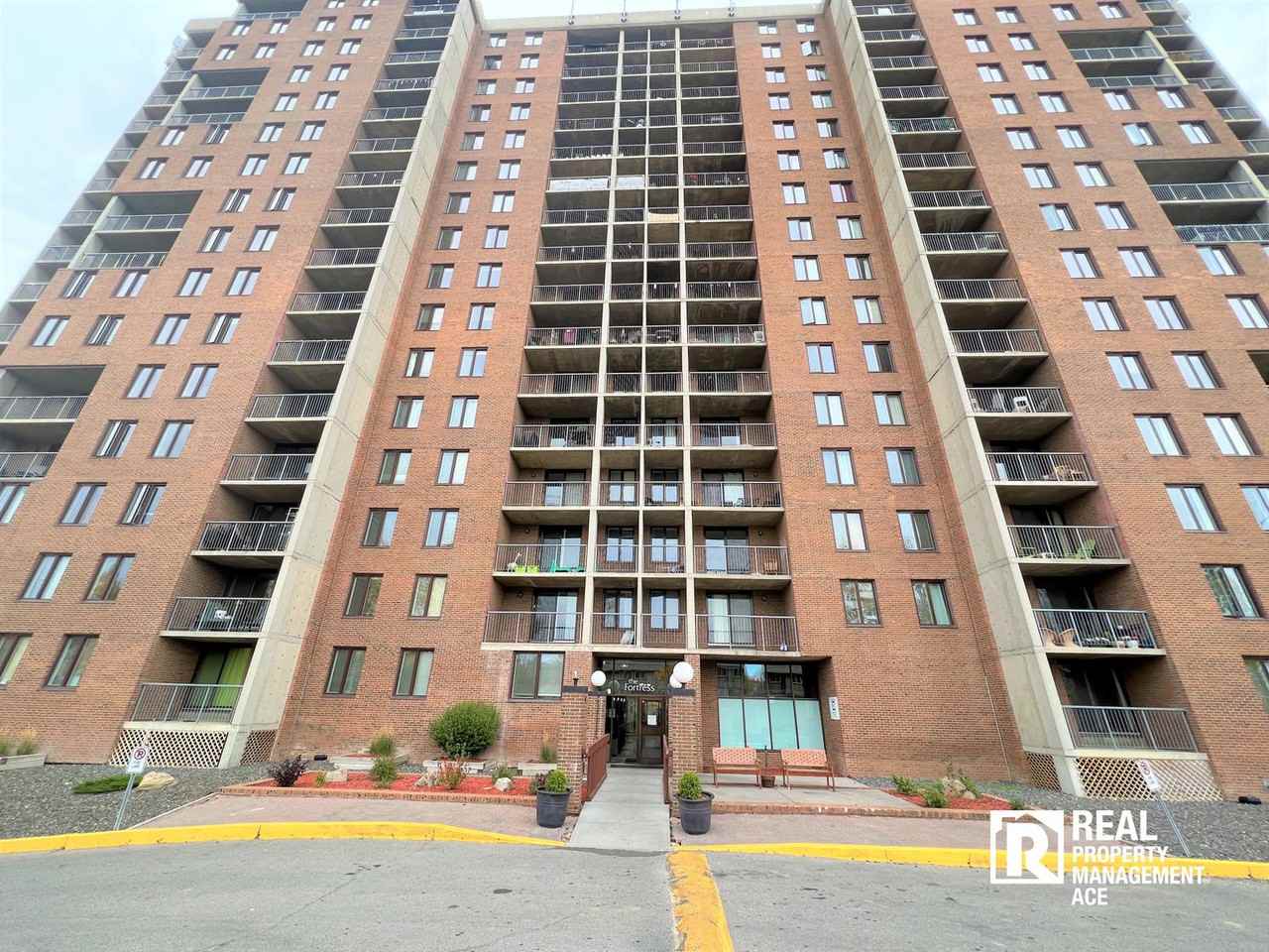 Cozy 2 Bed + 1 Bath Condo / The Fortress / Dalhousie / Convenient