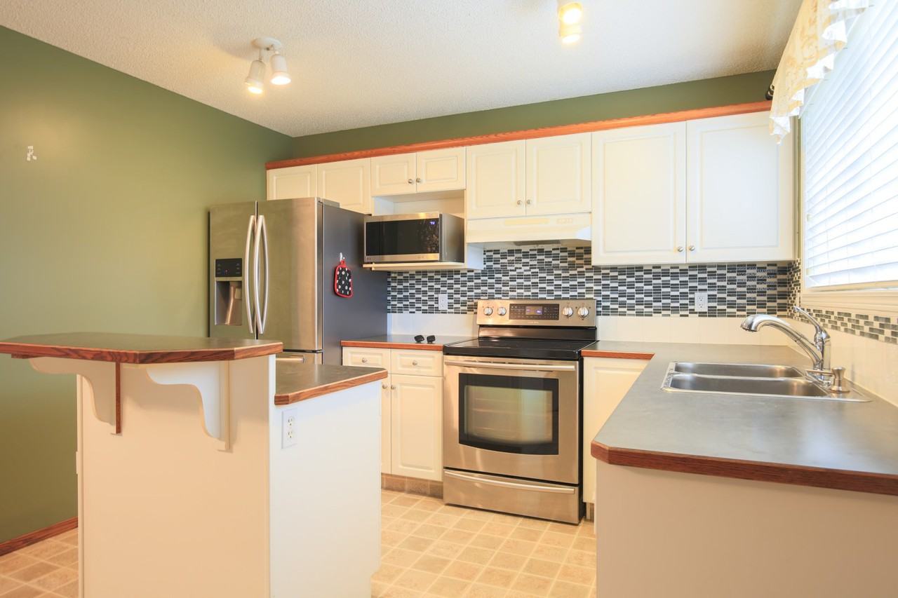 10 Cramond Cres. SE - Photo 3 of 21