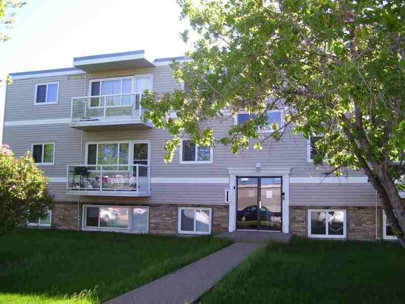 Laskin Court 12725 81 St Nw, Edmonton, AB T5C 1M7 Apartment for