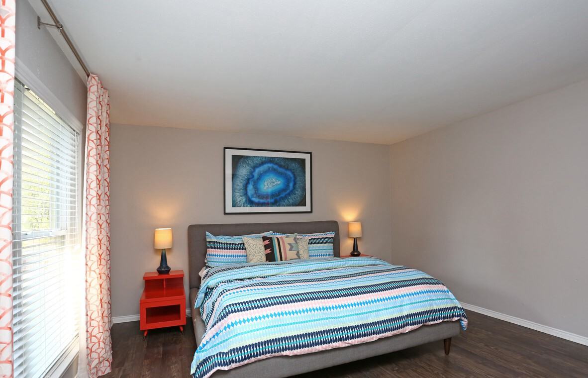 160 North Bailey Avenue #2590 - Photo 3 of 28