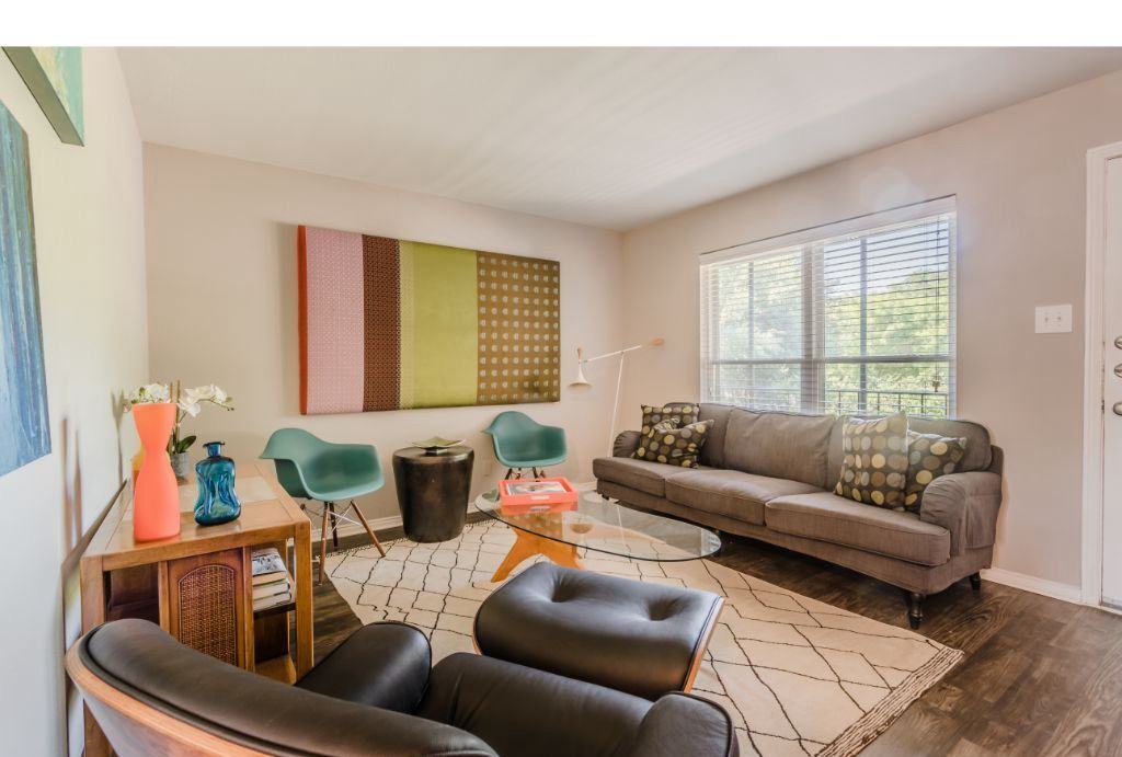 160 North Bailey Avenue #2590 - Photo 2 of 28