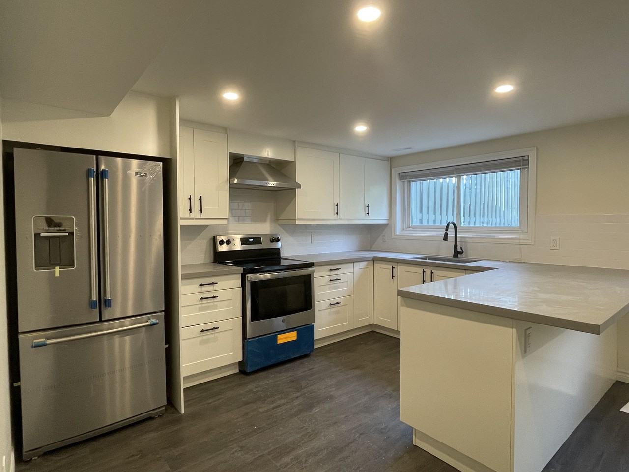 2102 Elma Apartments 102 Elma Street 2, St. Catharines, ON L2N 6Z7