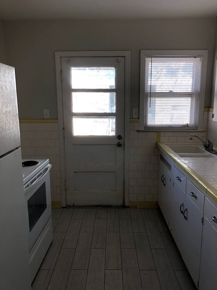 832 Chestnut Street - Photo 7 of 10