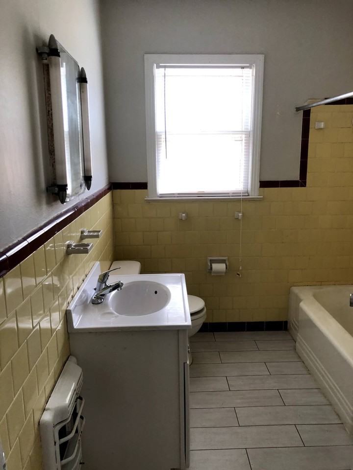 832 Chestnut Street - Photo 4 of 10