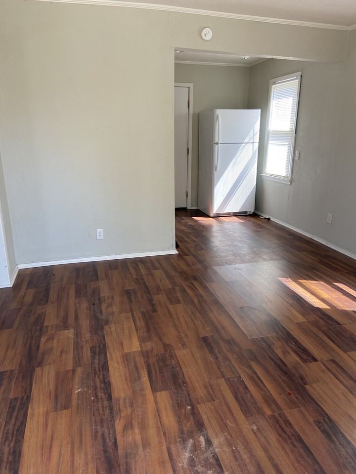 1305 State Street - Photo 2 of 12