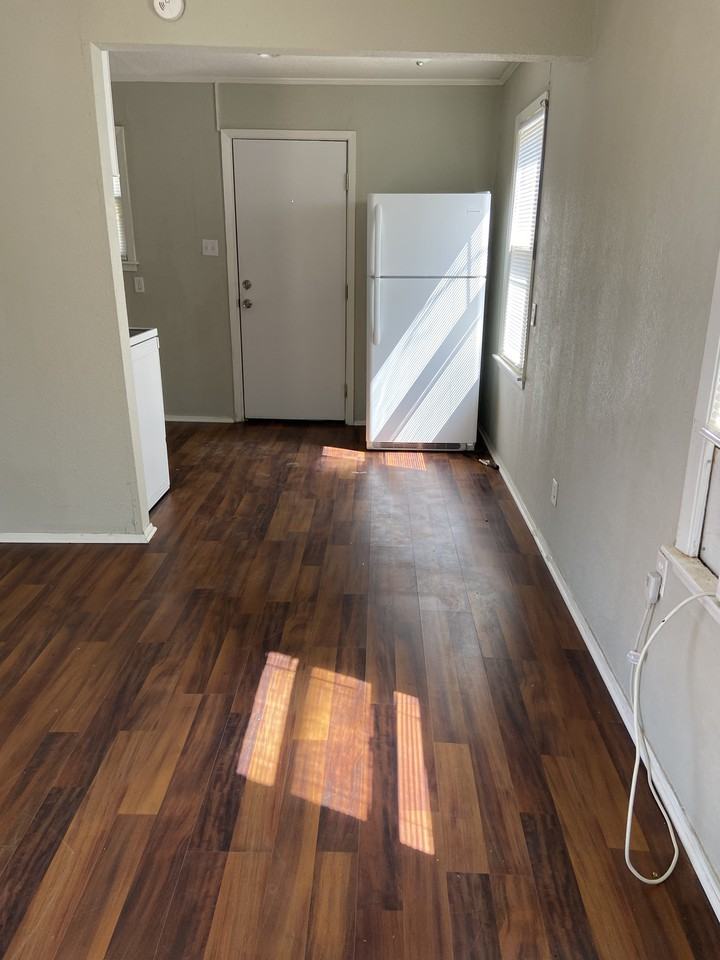 1305 State Street - Photo 3 of 12