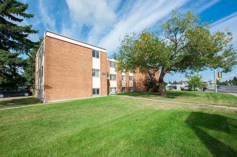 Quesnel Apartments 8620 149 St Nw, Edmonton, AB T5R 1B4 Zumper