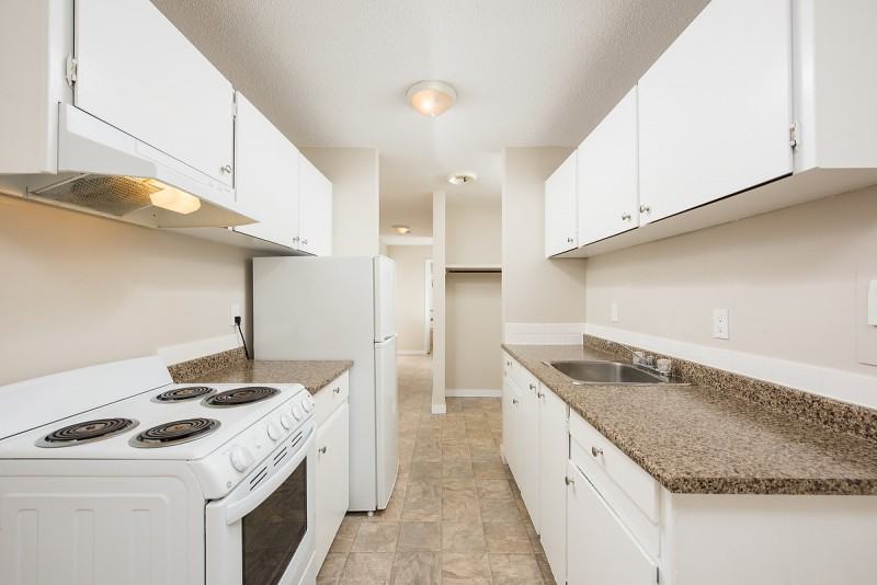 Signature Manor - Photo 3 of 12