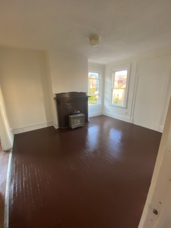 141 W 4th St - Photo 2 of 5