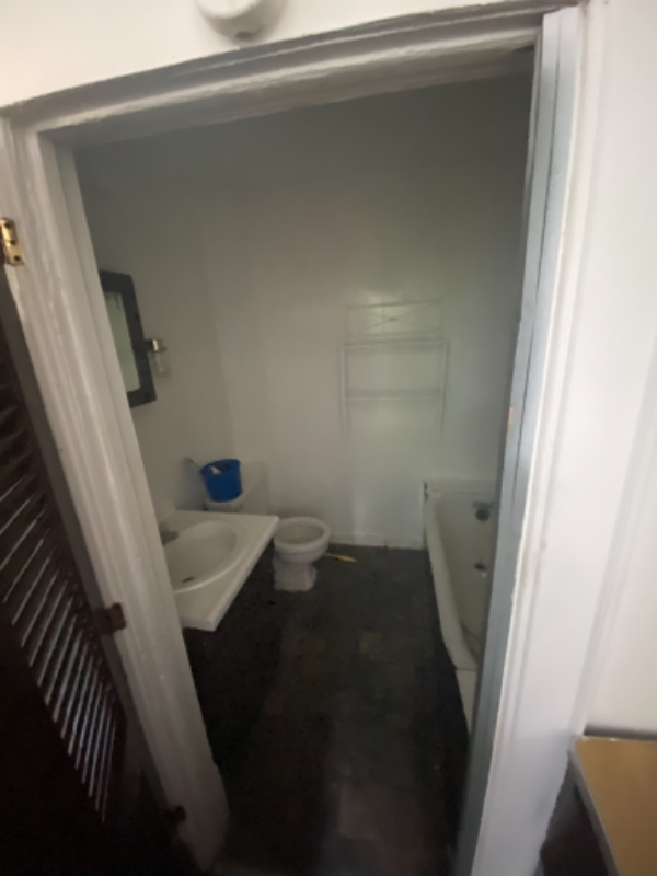 141 W 4th St - Photo 3 of 5