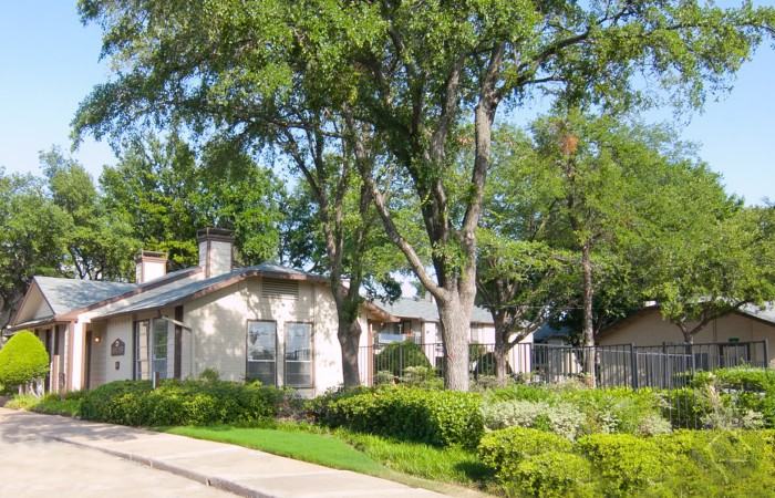 1400 E Lamar Blvd #2238 - Photo 2 of 5