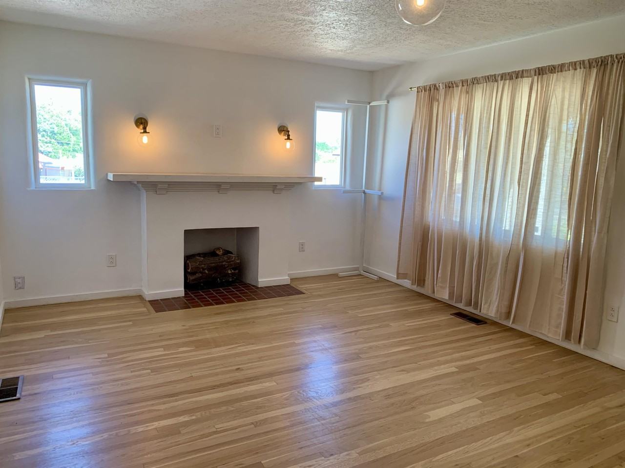 117 Bryn Mawr Dr Ne - Photo 2 of 6