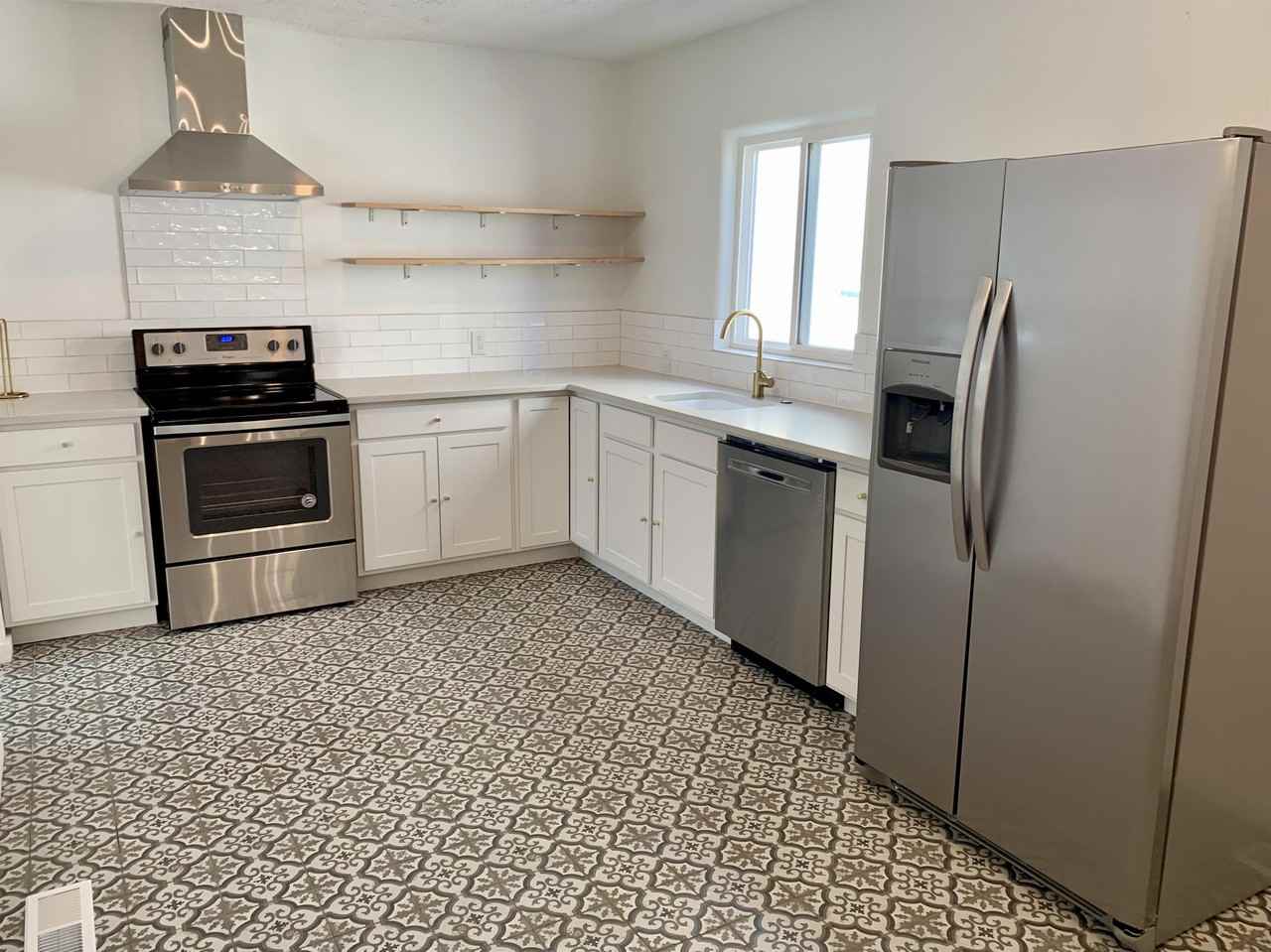 117 Bryn Mawr Dr Ne - Photo 3 of 6