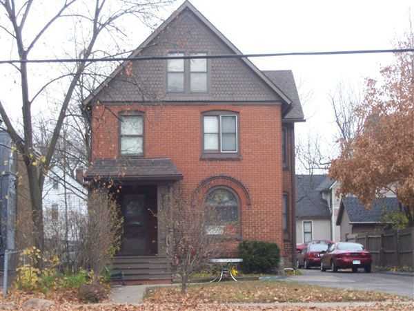 921 Packard St - Photo 2 of 6