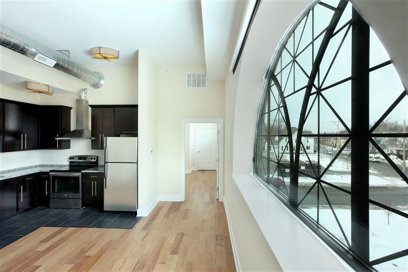 834 Lake Drive Apartments - Photo 3 of 10