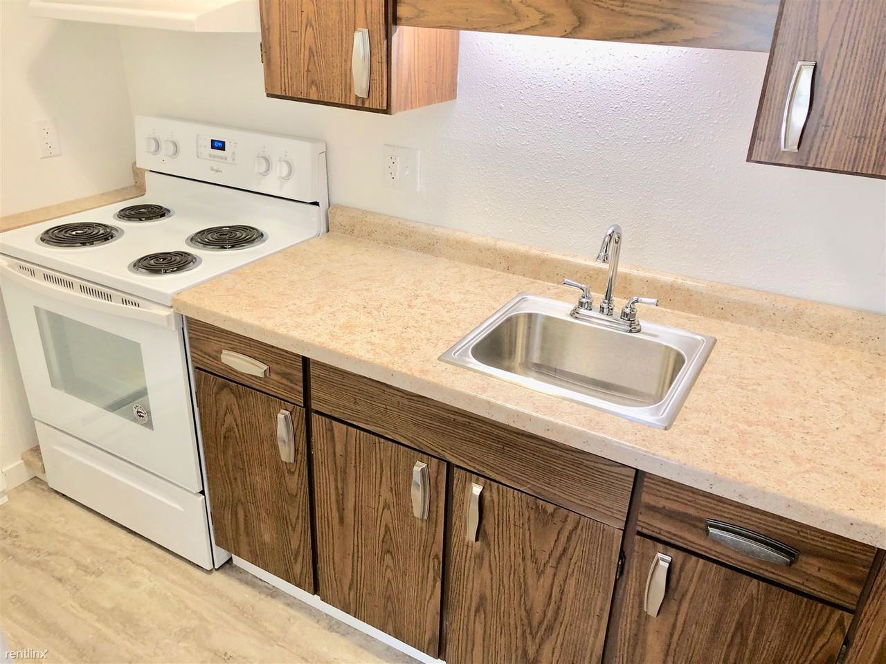 1002 S Illinois Ave - Photo 2 of 11