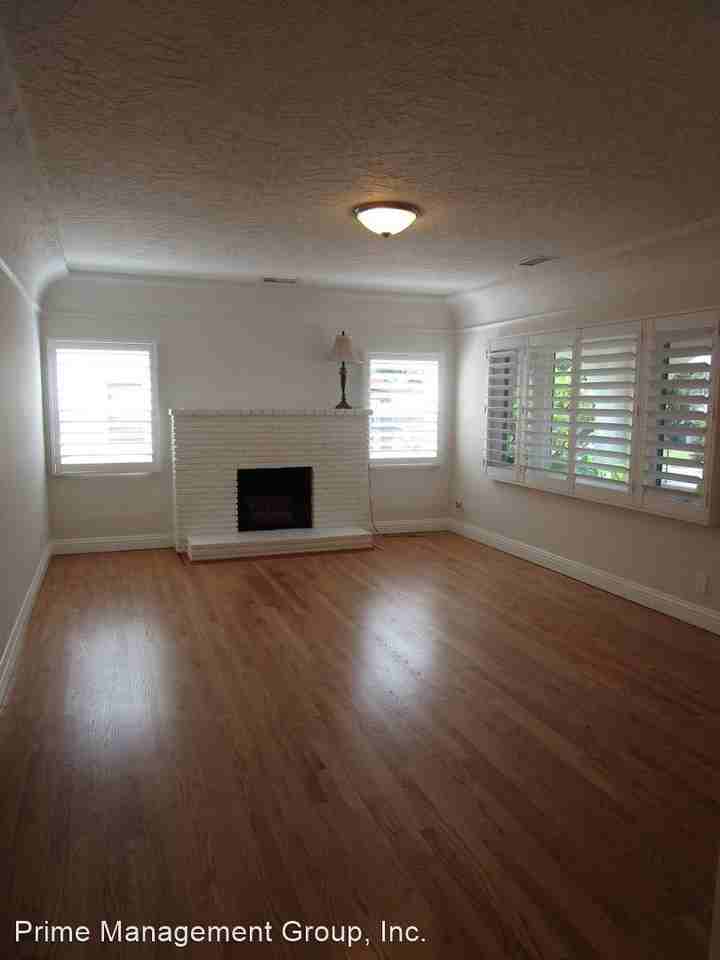 712 Portola Ave - Photo 2 of 26