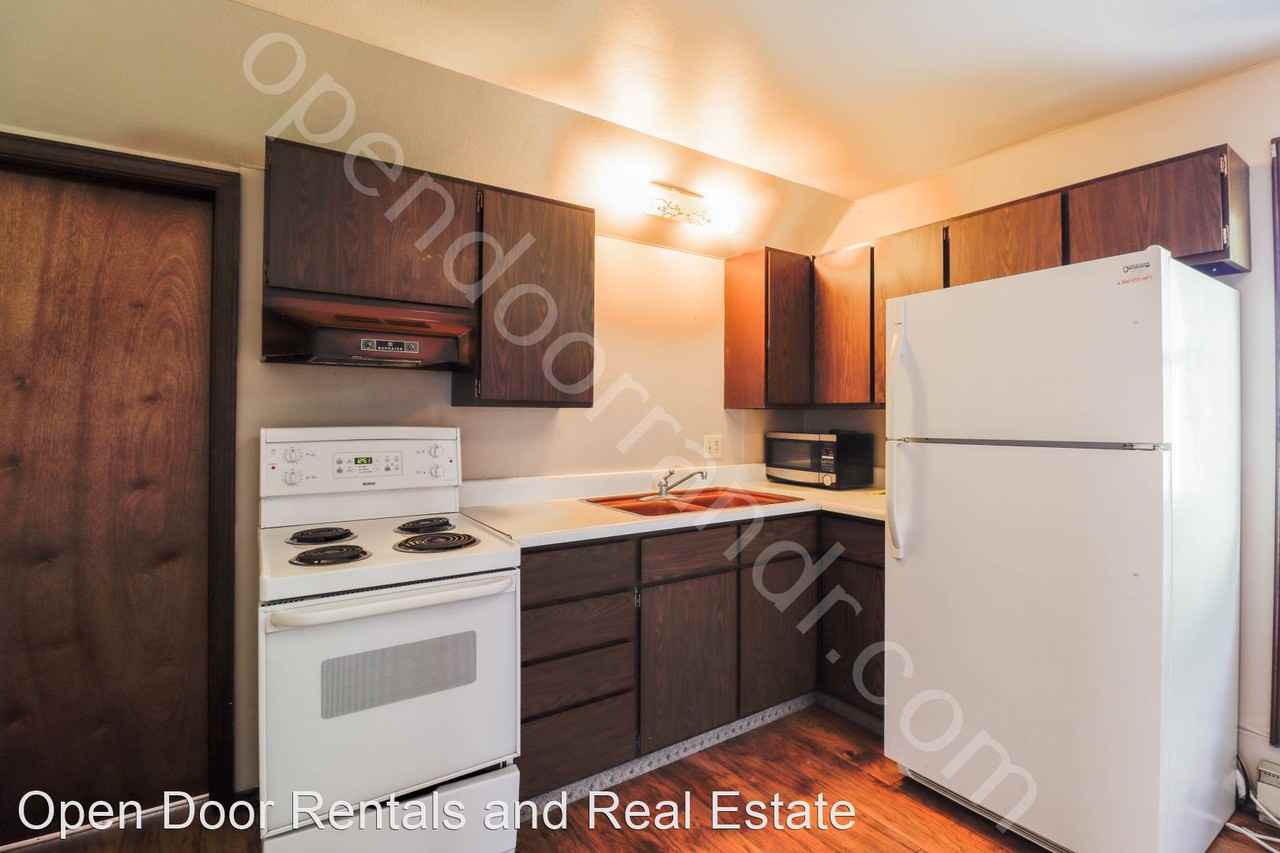 713 N Main - Photo 3 of 7