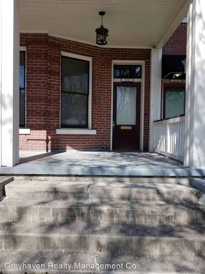 1115 E 8th St - Photo 2 of 11