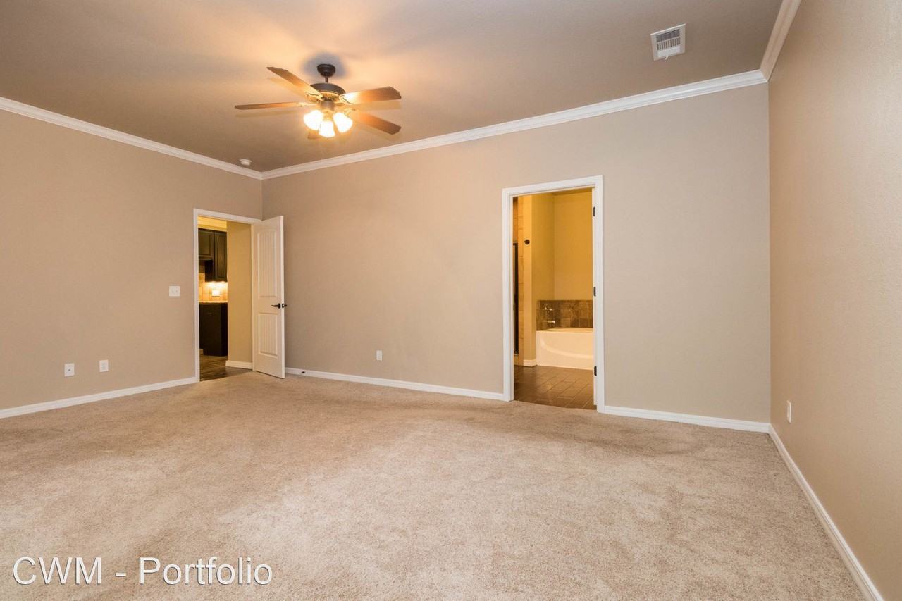 7135 Mosley St - Photo 2 of 25