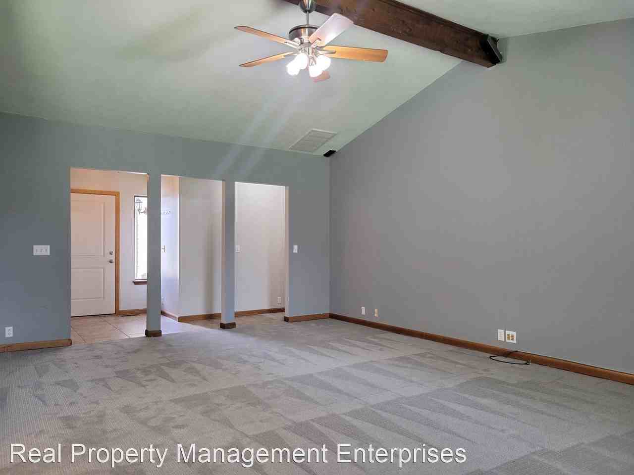 8800 Nw 92nd St - Photo 3 of 20