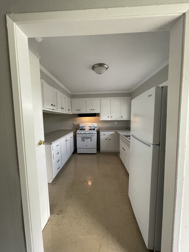 869 Von Blond Dr - Photo 2 of 4