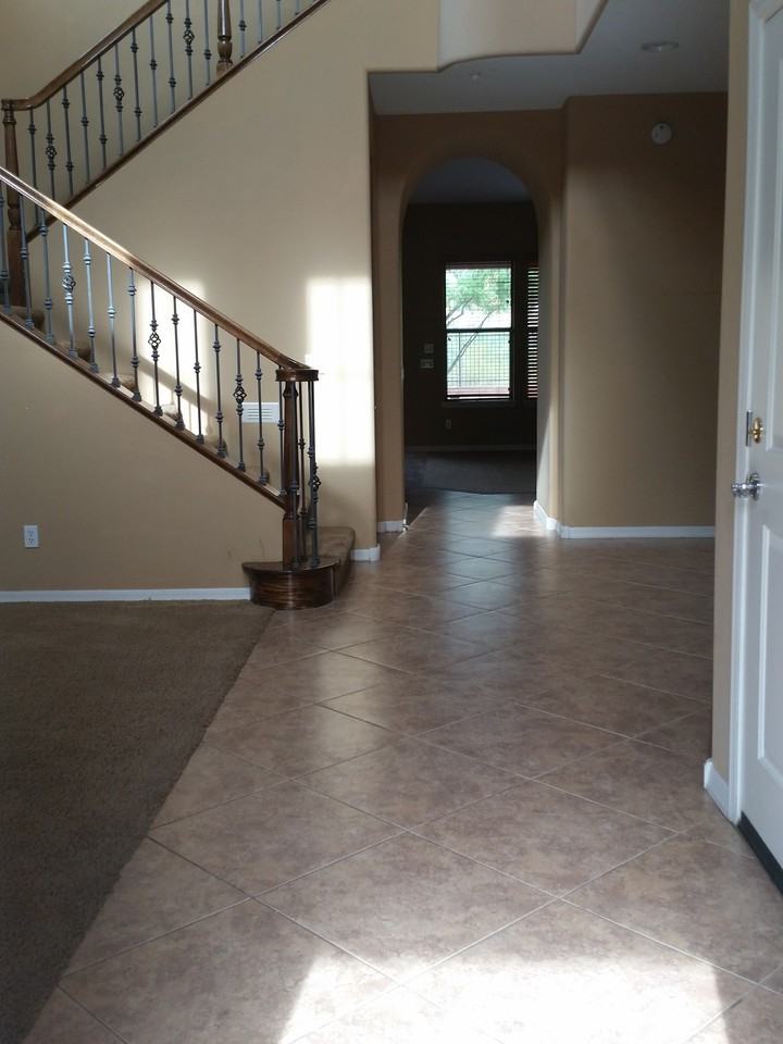 18268 N 92nd St - Photo 2 of 16