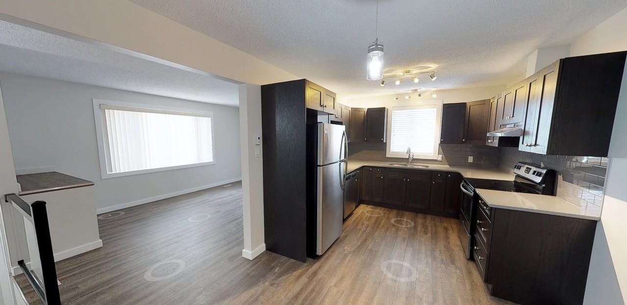 1416 9 St N - Photo 4 of 16