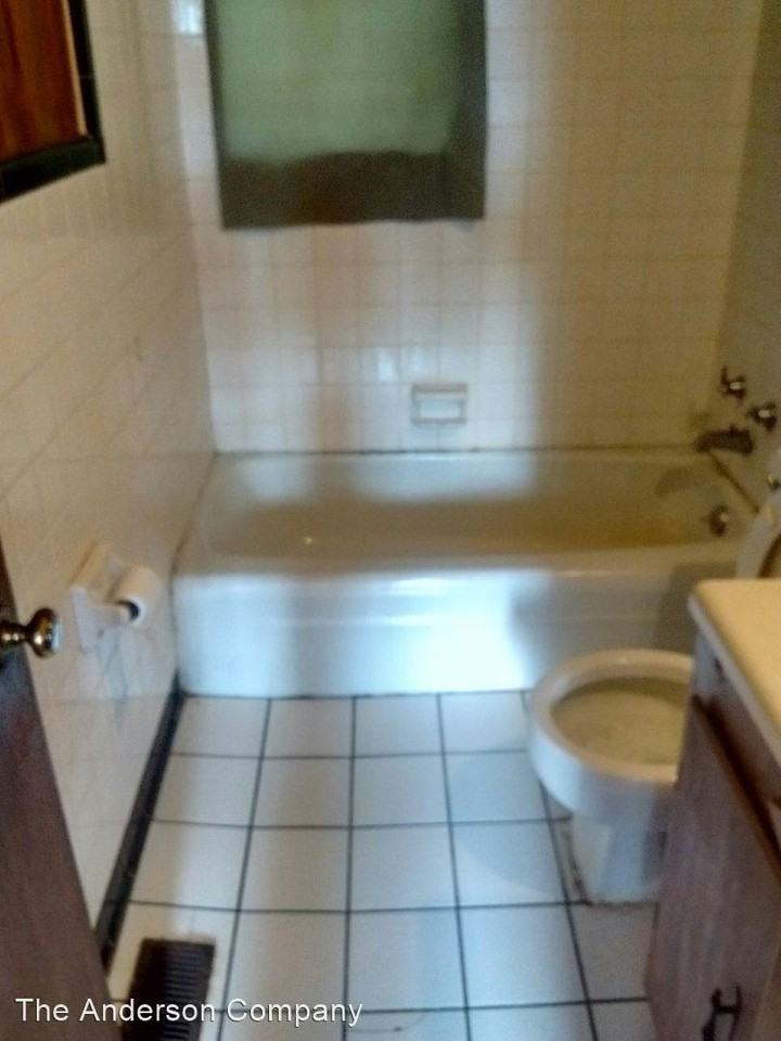 519 Flint Ave Apt E - Photo 2 of 3