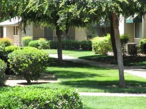 Riverland Apartments - Photo 3 of 4