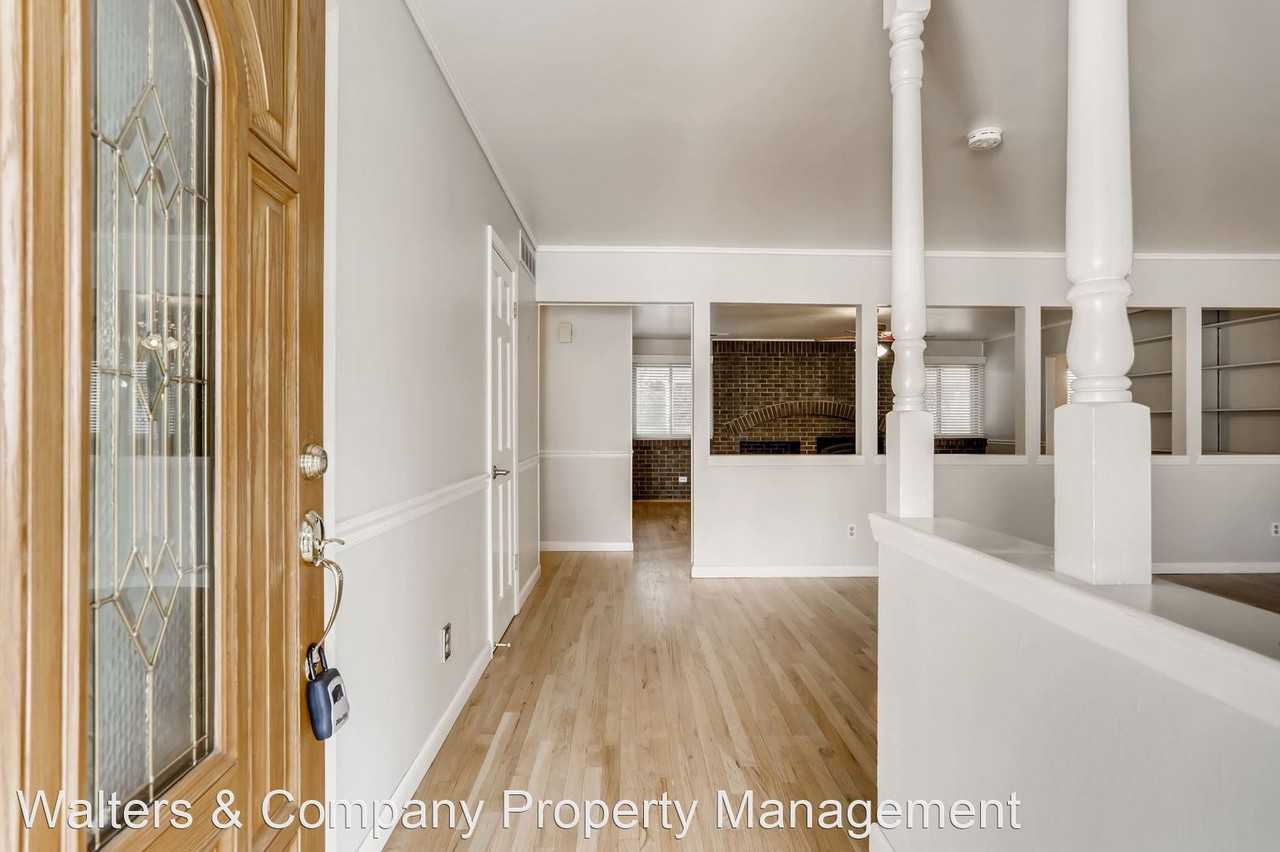 8236 Teller Ct - Photo 3 of 27