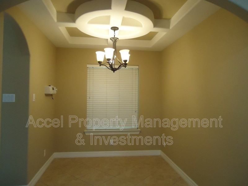 8902 N 36th Ln - Photo 4 of 12