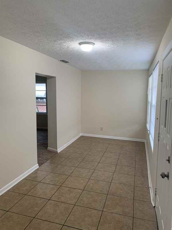 3031 Edison Ave - Photo 4 of 15