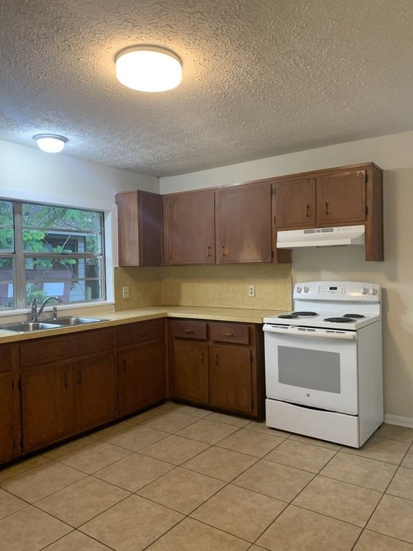 3031 Edison Ave - Photo 5 of 15