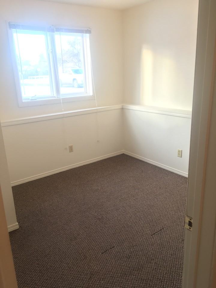 1003 Garnet Street #B - Photo 3 of 9