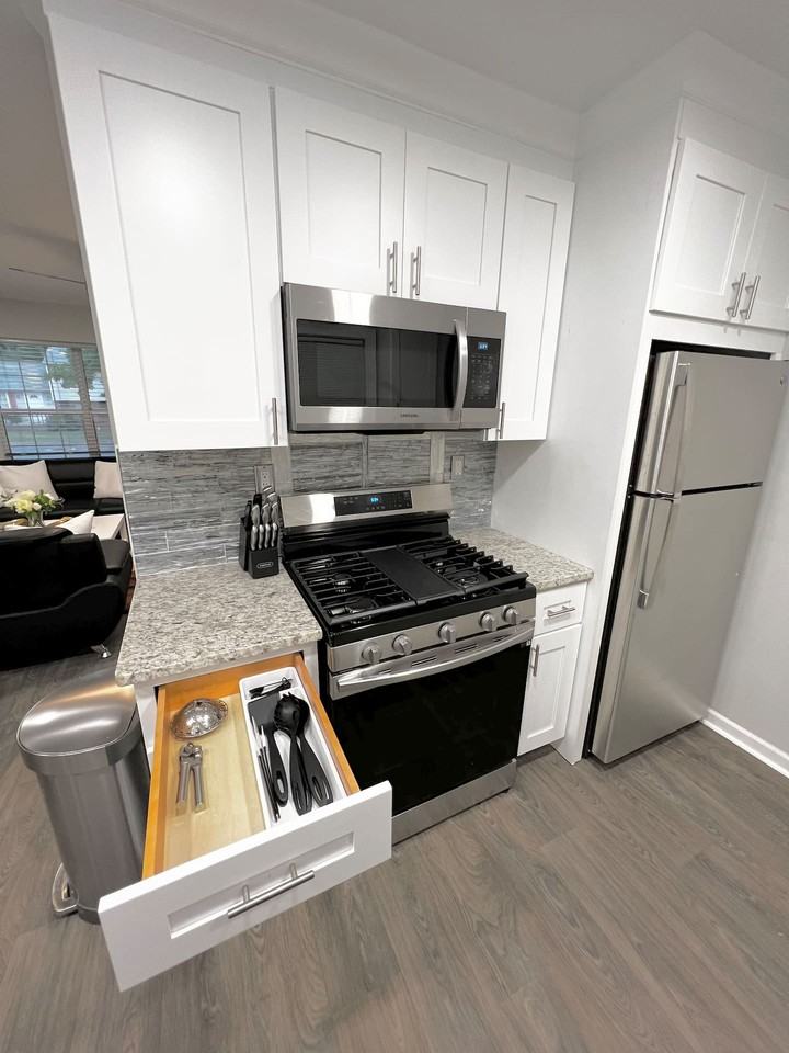 5569 Pine Gate Dr #1 - Photo 6 of 14