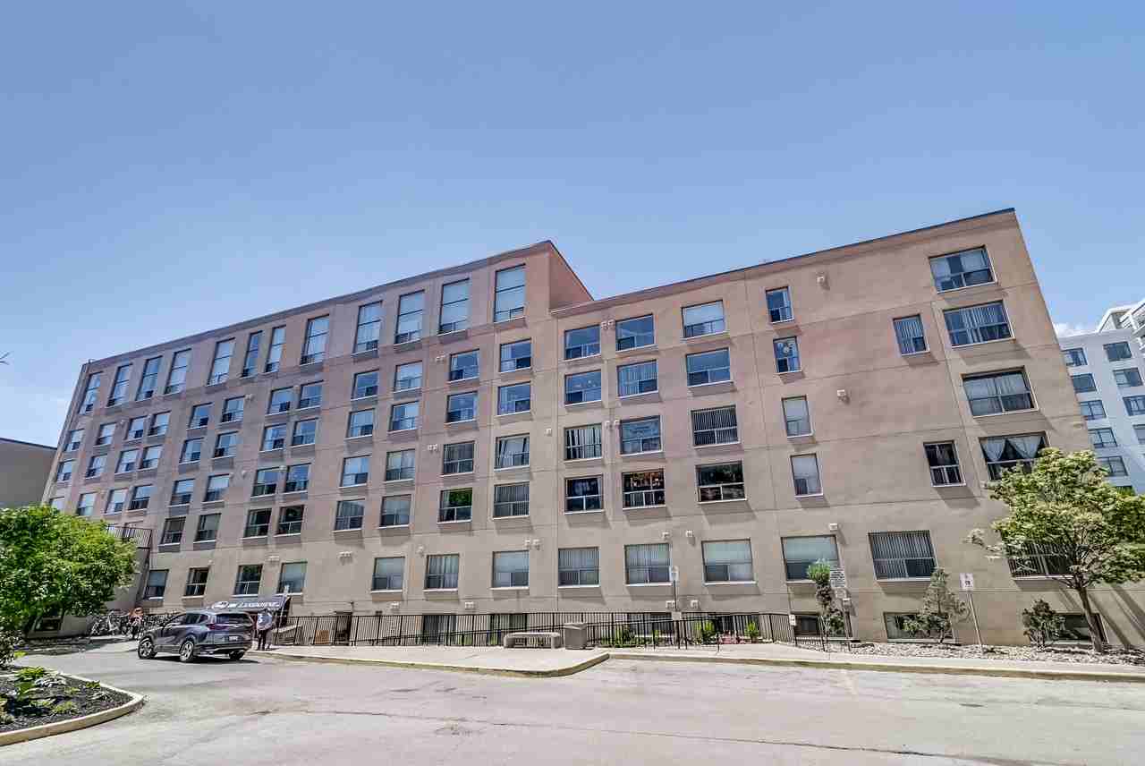 806 Lansdowne Avenue #523