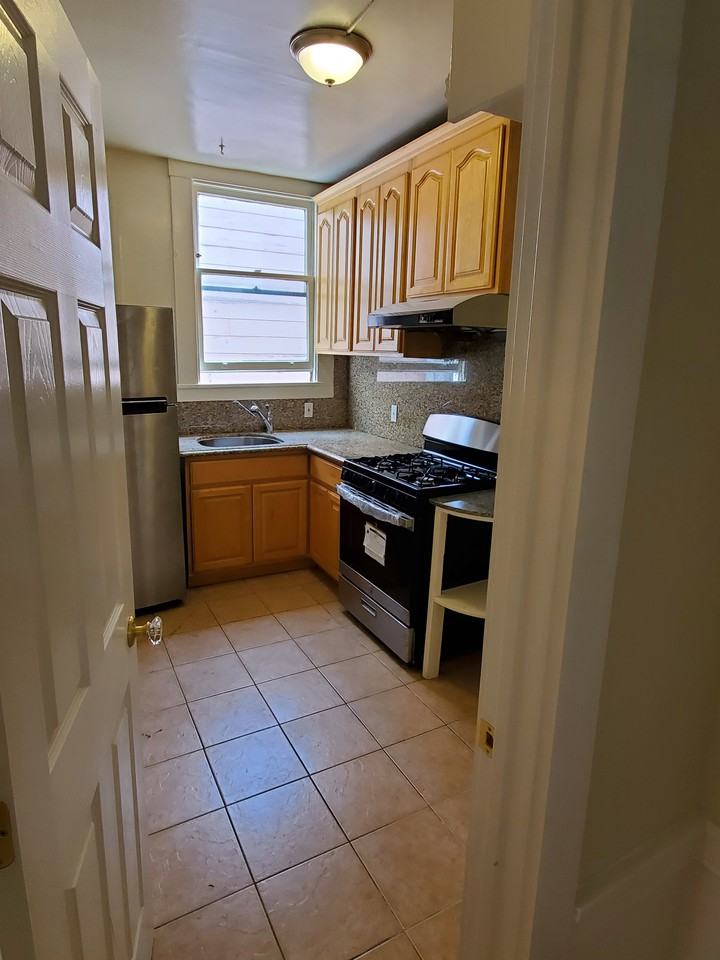 California Street Apartments - Photo 2 of 11