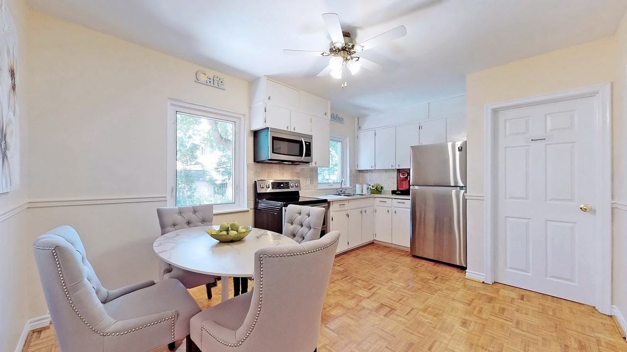 44 Van Stassen Boulevard - Photo 2 of 9