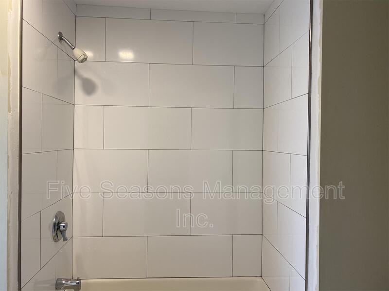 21 Lafayette Pl - Photo 5 of 8