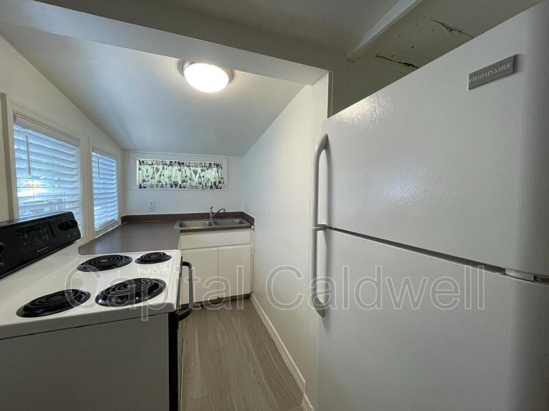 4104 N Ola Ave #4 - Photo 2 of 15