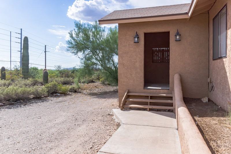 2944 W New River Rd - Photo 2 of 27