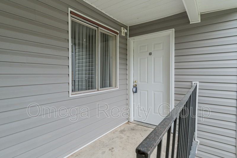 1604 14th Ave E #10 - Photo 4 of 24