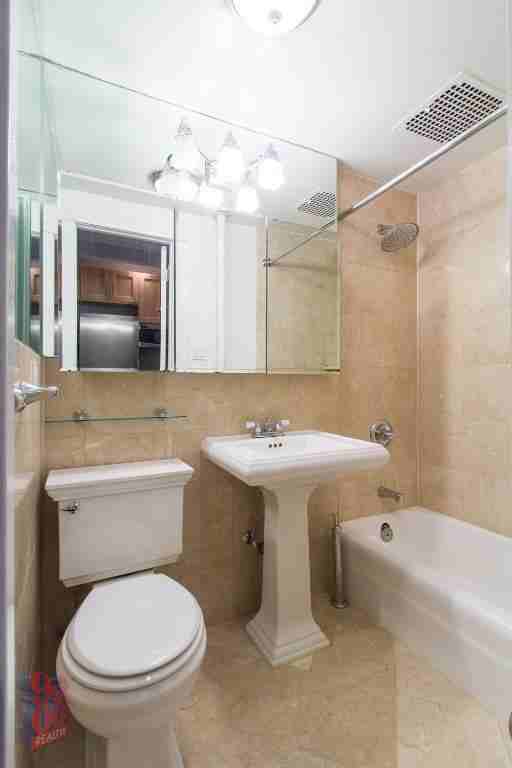 Hudson St #5 - Photo 2 of 6
