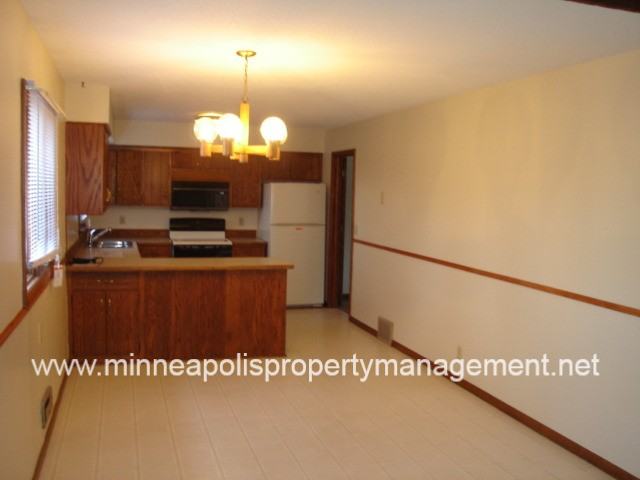 13571 Fordham Ave - Photo 3 of 15